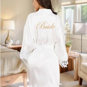 Elegant White Bridal Robe with Lace Trim